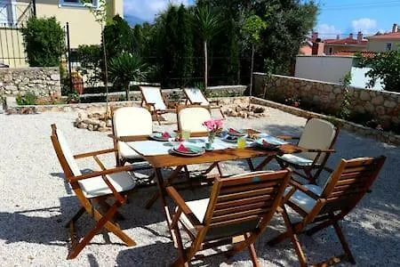 Luxurious Angelina *