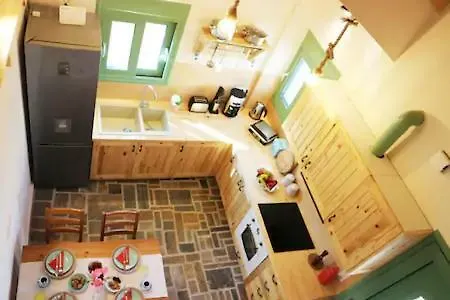 Luxurious Angelina Daire *